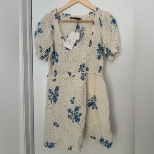 Zara White Openwork Eyelet Short Sleeve Mini Dress Women’s US L blue floral